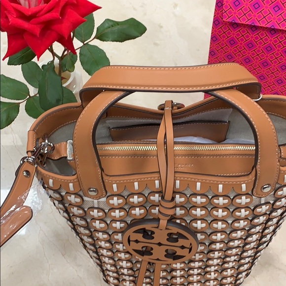 LAST RARE TORY BURCH MILLER CHAINMAIL LARGE BUCKET BAG IN CAMELLO/IVORY XBODY - Picture 9 of 12